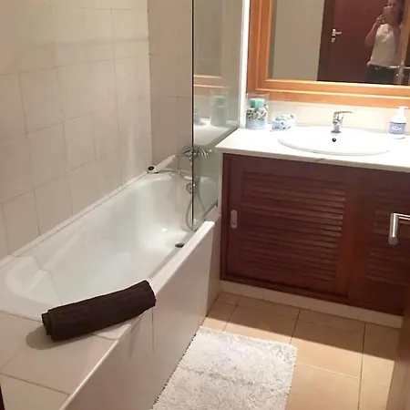 Appartement With One Bedroom In Vale Rebelho 2 Km From The Beach *