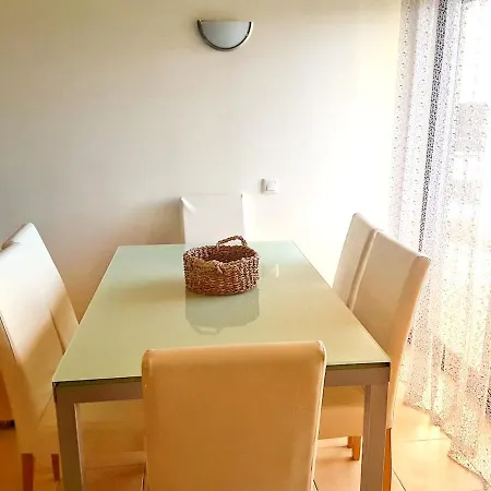 Appartement With One Bedroom In Vale Rebelho 2 Km From The Beach *