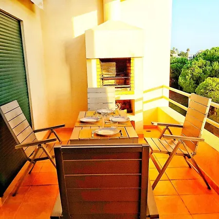 With One Bedroom In Vale Rebelho 2 Km From The Beach * Patroves